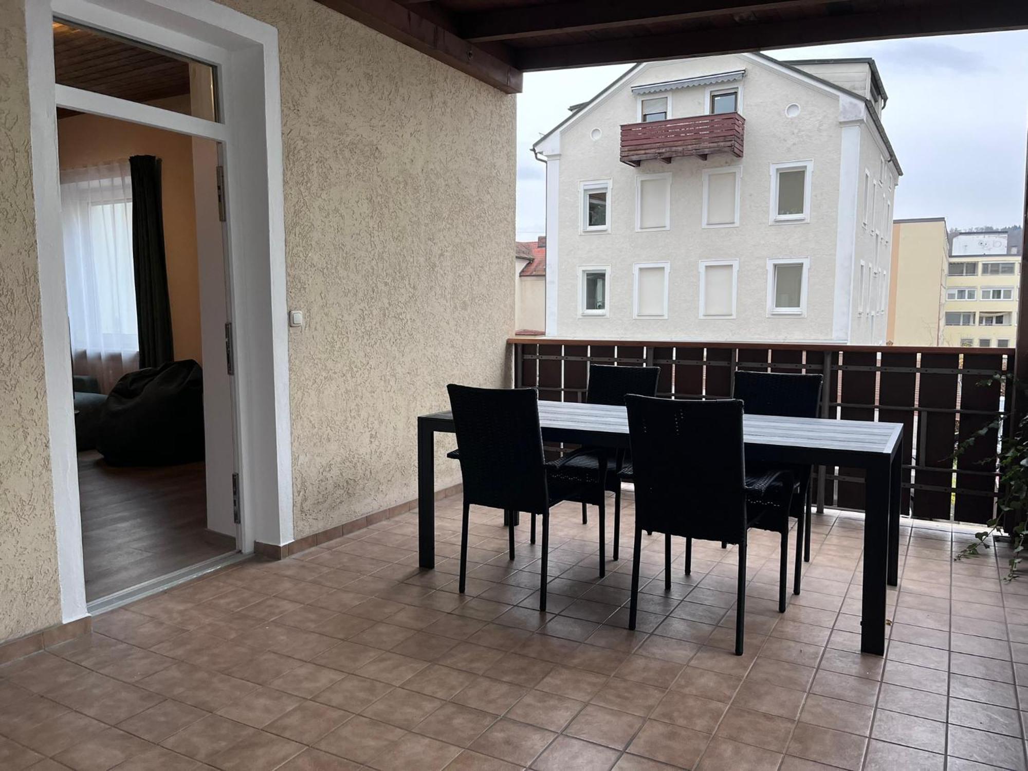 Apartment Dein Zuhause In Passau, Modern, Zentral, Parkplatz, Kueche, Terasse